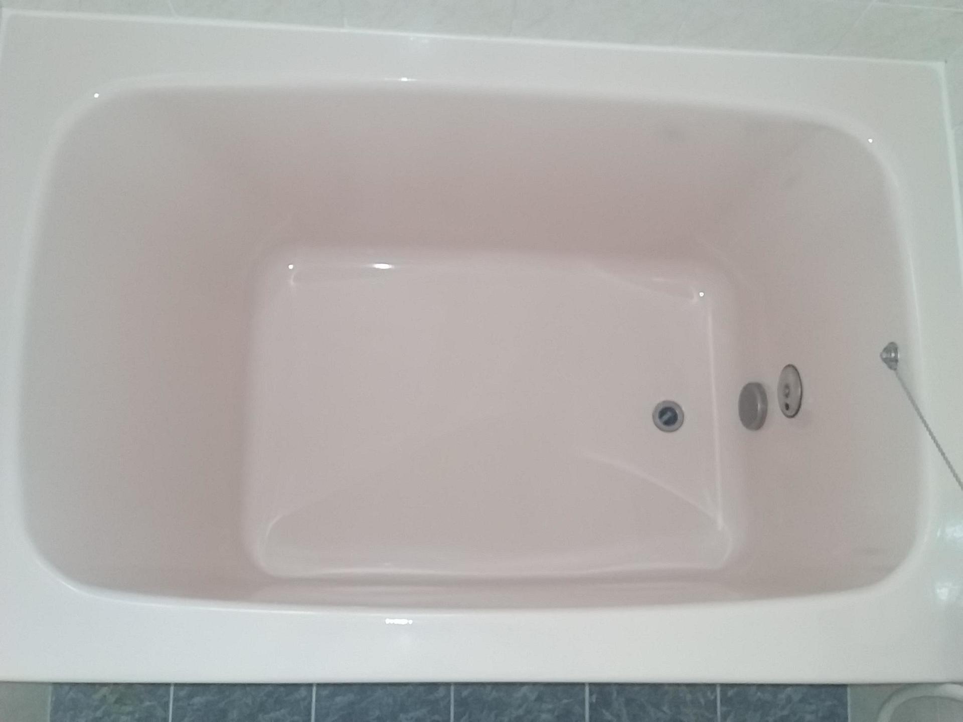 剥がれたカラーステンレス浴槽の再塗装 加古川市戸建て: 浴槽